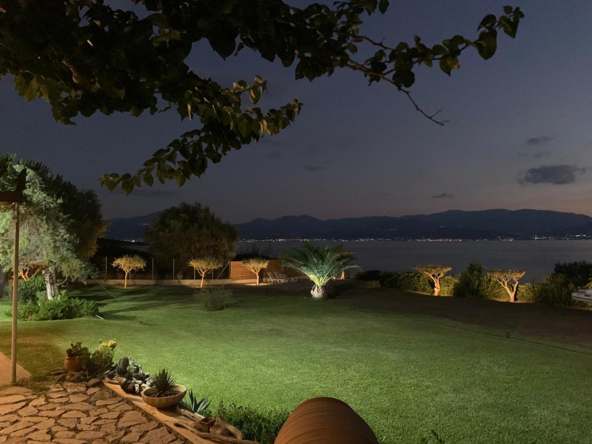 Klovino Beach House Douvia Bagian luar foto